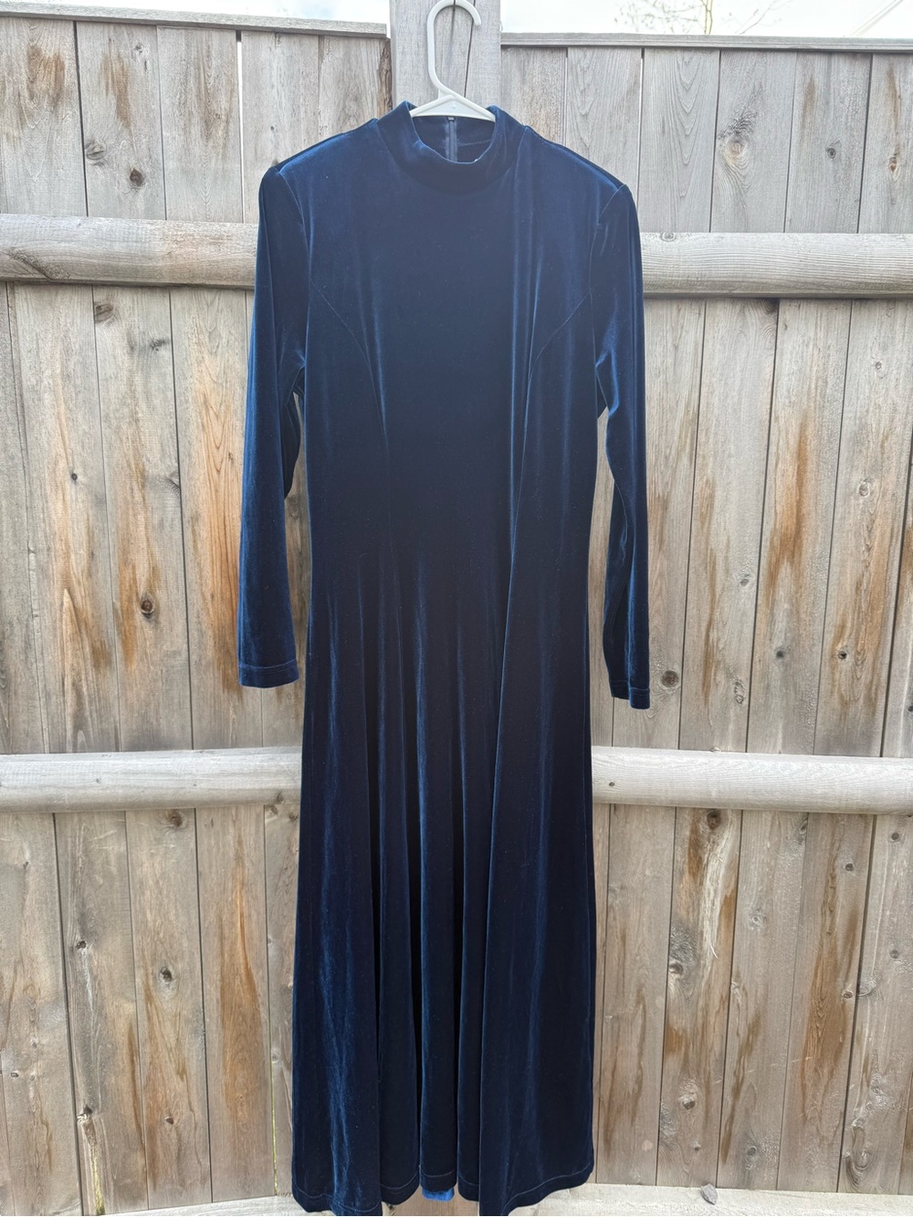 Women's Navy Velvet Long Sleeve Maxi Dress